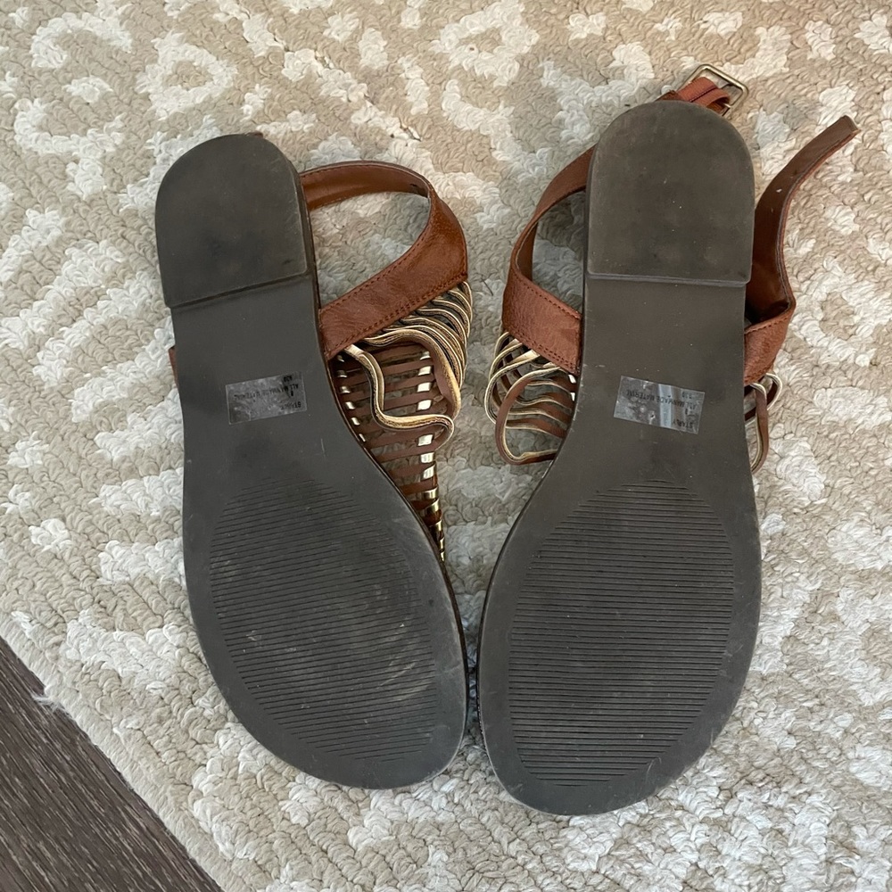 Steve Madden - Picture 2 of 2
